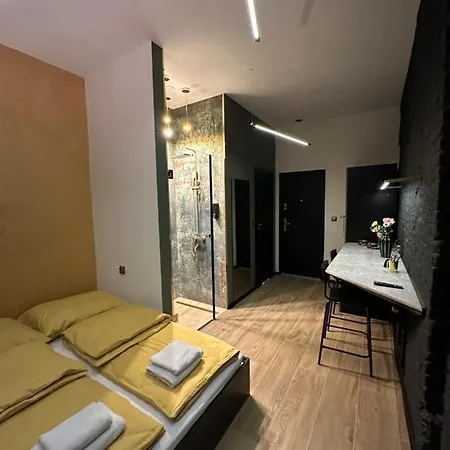 Darkhouse Fondovalle Lodz  Exterior photo